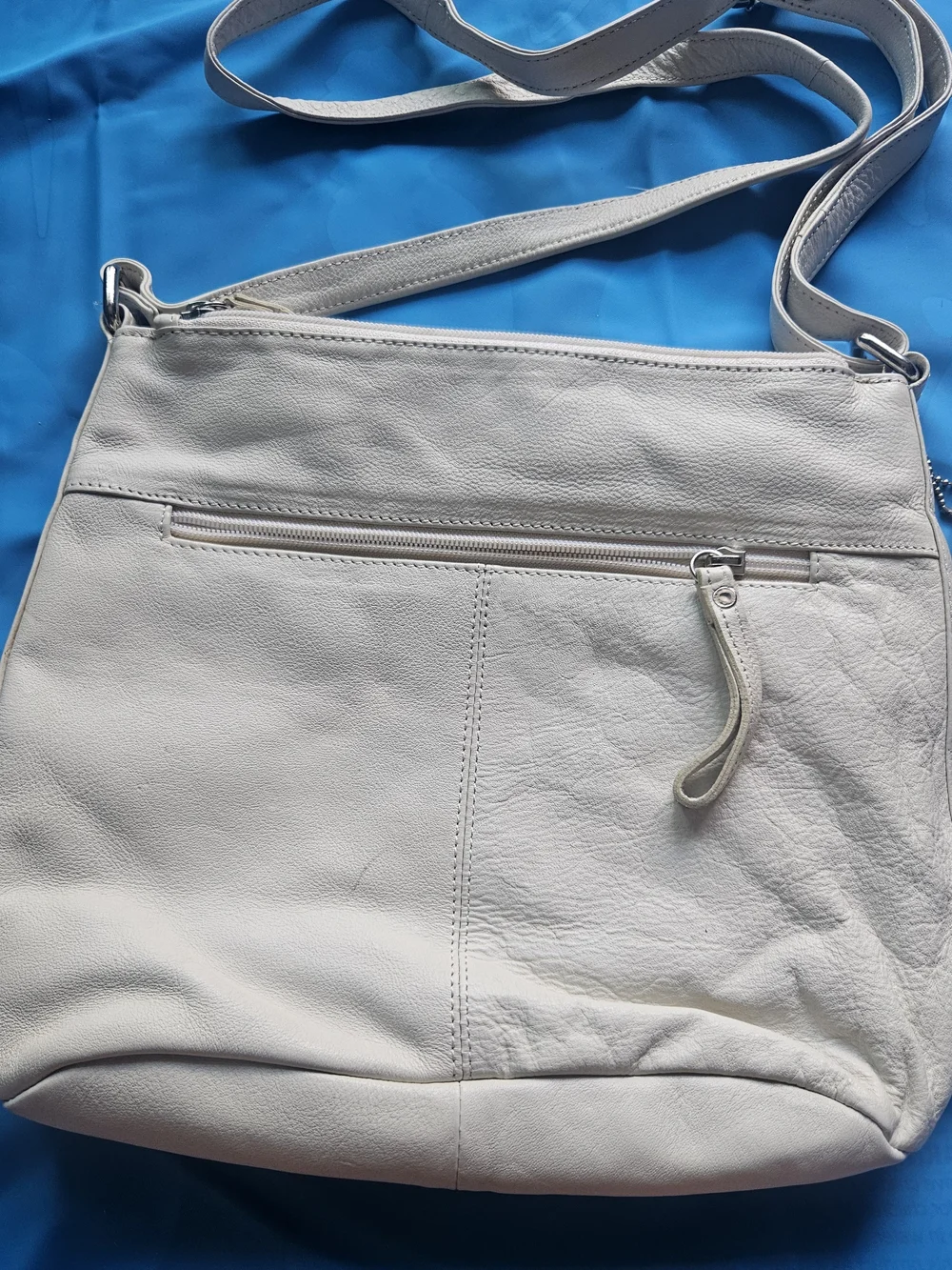 Leather Crossbody Bag in Light Beige - Casual Everyday Tote